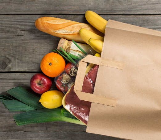 Papiertragetaschen mit Einkäufen